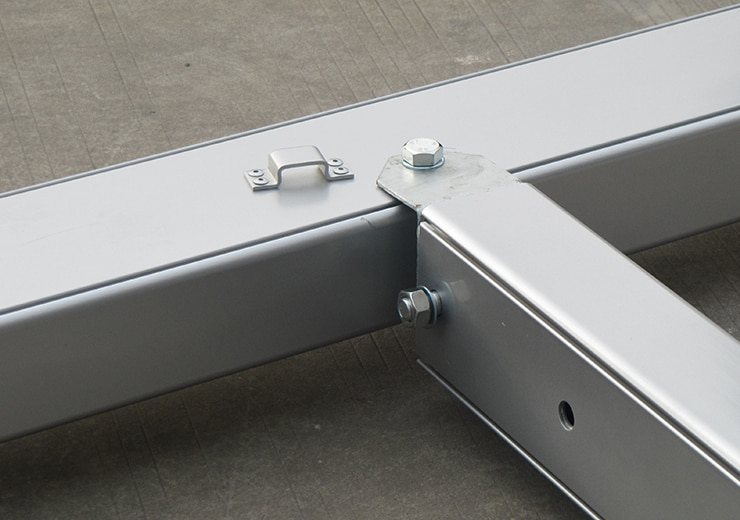 The frame is made of high quality aluminum frame
<span>Certificated with CE, ISO9001</span>
Available with fabric walls, doors, flooring and other accessories